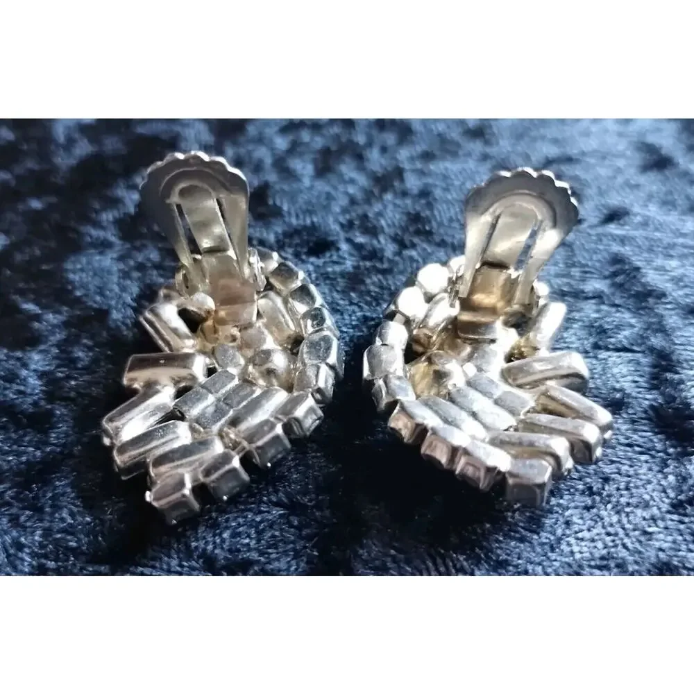 Vintage Crystal Rhinestones Faceted Baguette Sparkling Huggie Clip On Earrings